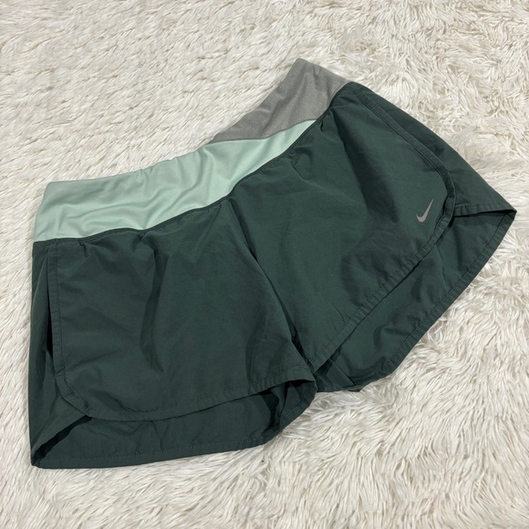 Nike Dri-Fit High Waisted Flex green lined Althetic Shorts Women Small - Picture 1 of 12